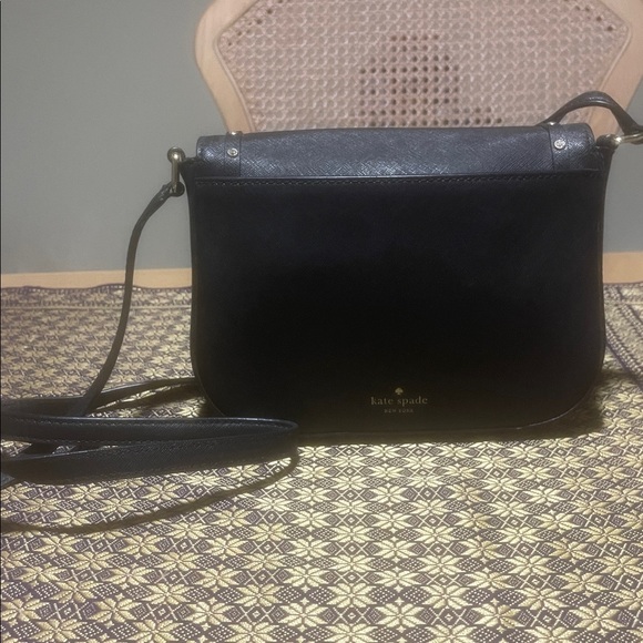 kate spade Handbags - Kate spade crossbody bag size small
